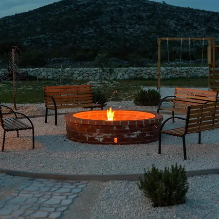 Holiday home House Olive Land Gustirna