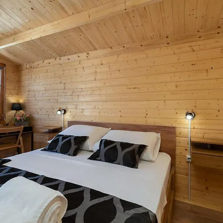 House Olive Land Gustirna