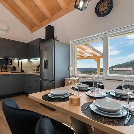 House Olive Land * Gustirna