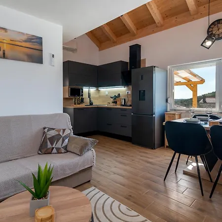 House Olive Land *