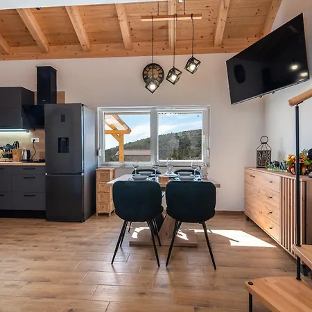 House Olive Land Gustirna