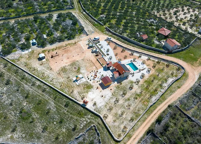 House Olive Land Semesterbostad