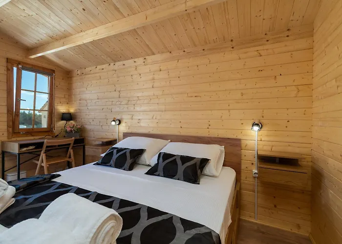 House Olive Land Gustirna