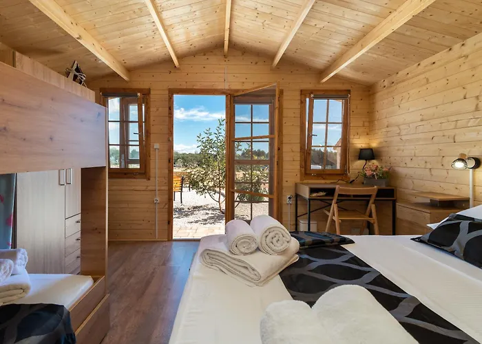 House Olive Land * Gustirna